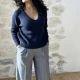Pull bleu col V